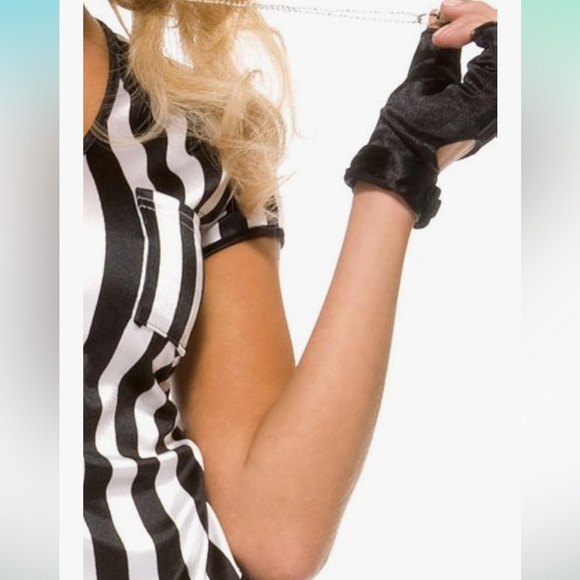 Fair Catch Women’s referee Halloween costume Size small - Picture 3 of 4
